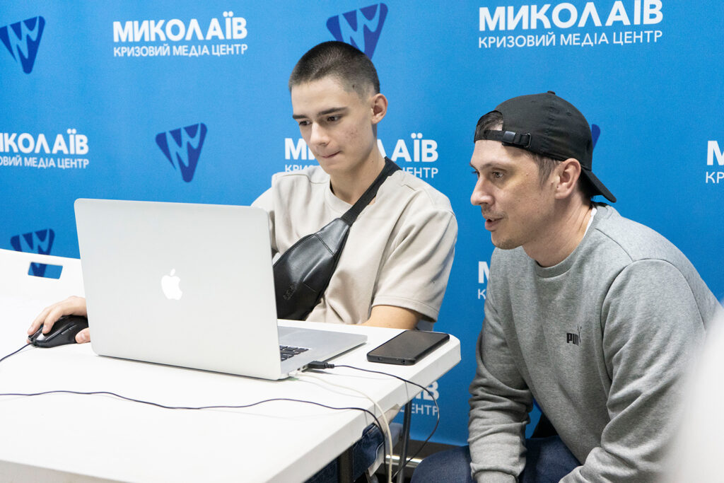 воркшоп монтаж_3 - ПроЩО: історії, які надихають в часи війні