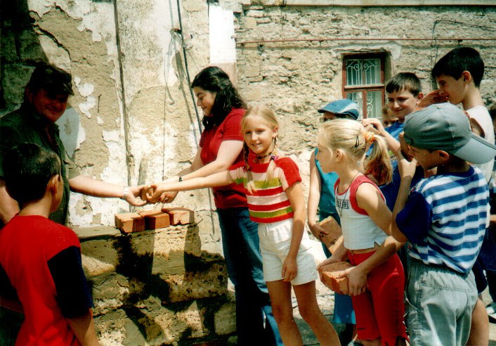 photo_5231199450351475153_x - ПроЩО: історії, які надихають в часи війні